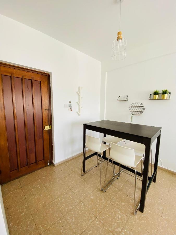 Simple One Bedroom Flat In Engomi Exterior photo